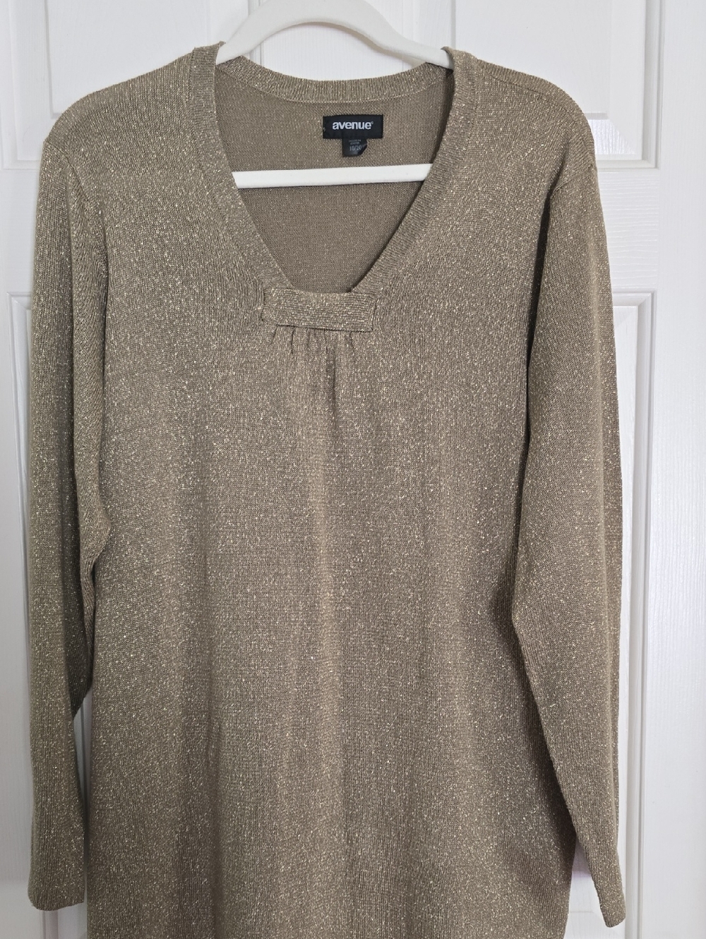 Avenue Metallic Gold Knit V-Neck Long Sleeve Top